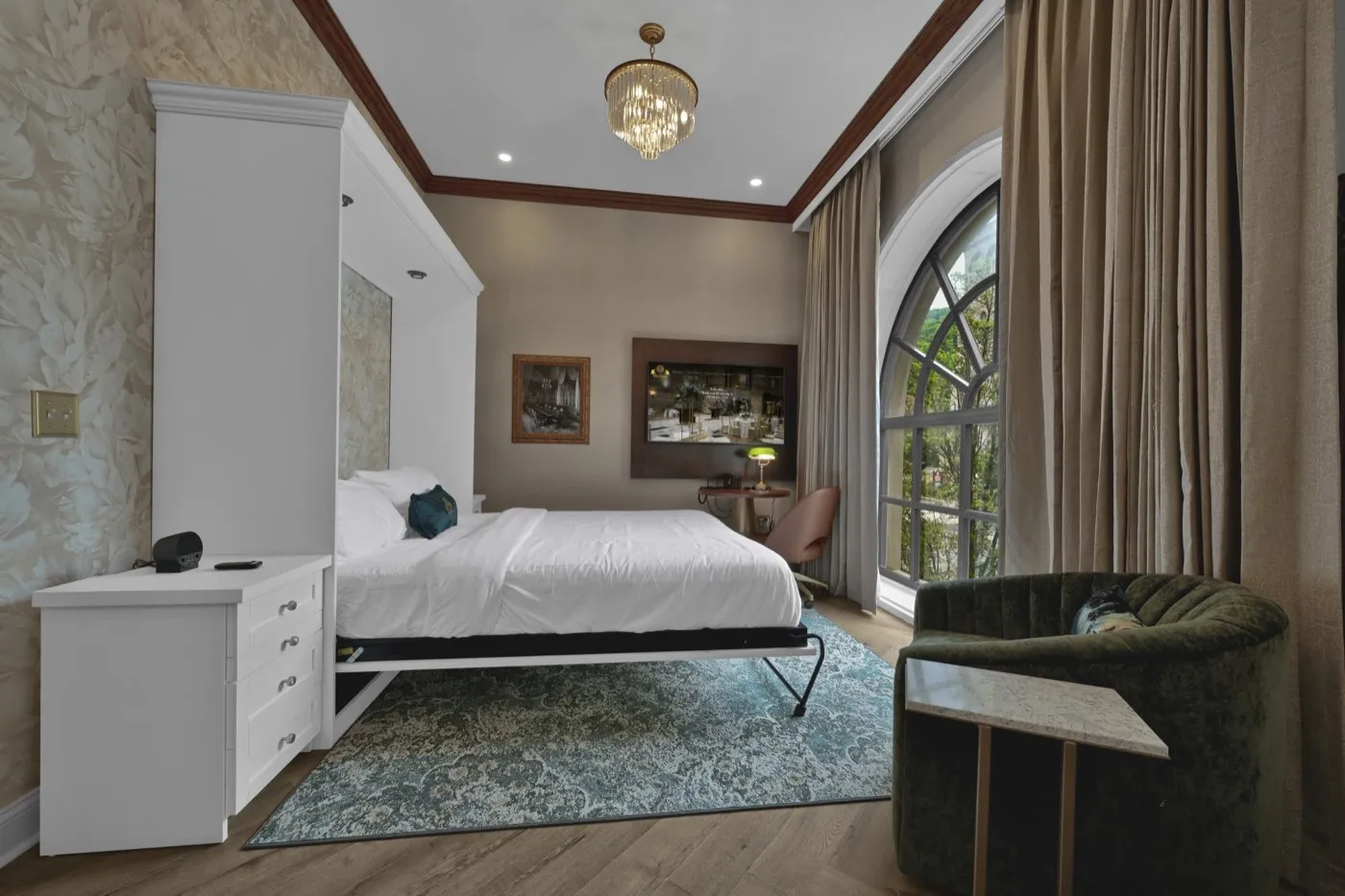The Jacqueline Suite